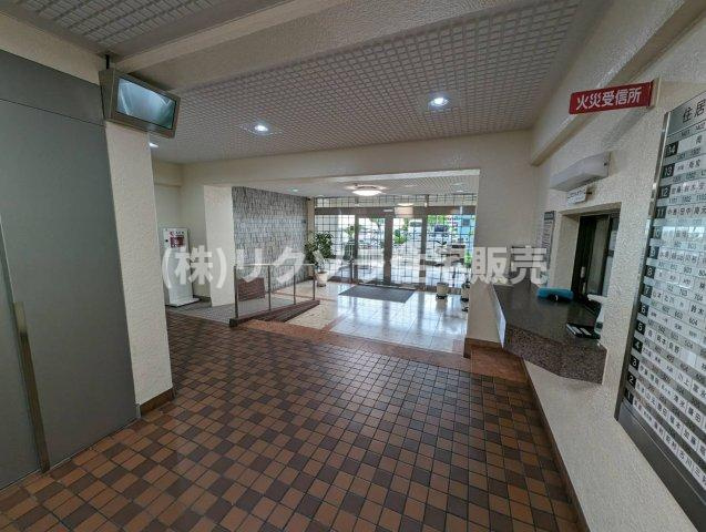 守口スカイハイツのロビー|エントランスロビー
■物件内覧・資金計画相談・住宅ローン相談、リフォーム相談、お問合せ受付中■
※当日・翌日のご内覧、ご相談はお電話でのお問合せがスムーズです！