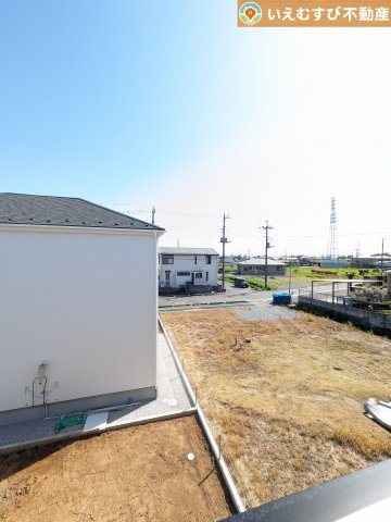 URBAN STYLE　熊谷市柿沼2期の展望|高い建物が無く開放感のある展望
バルコニーからの展望も開けていて閑静な住宅地が望めます。日当りも良いですね♪