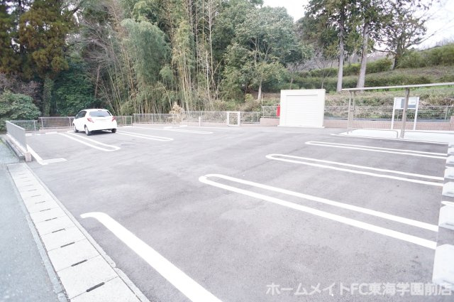 熊本市中央区黒髪６丁目のアパートの駐車場