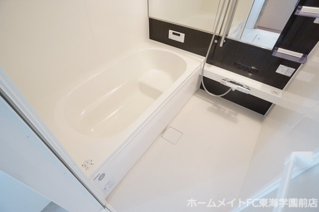 熊本市中央区黒髪６丁目のアパートの浴室