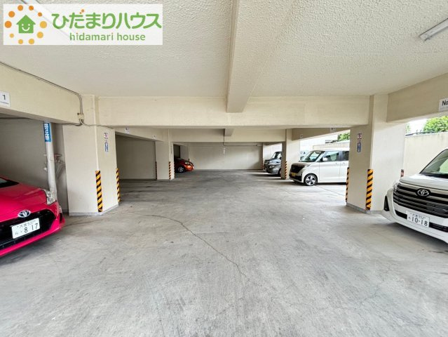 ナイスアーバン北本の駐車場