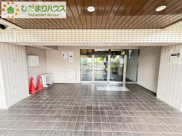 ナイスアーバン北本のエントランス