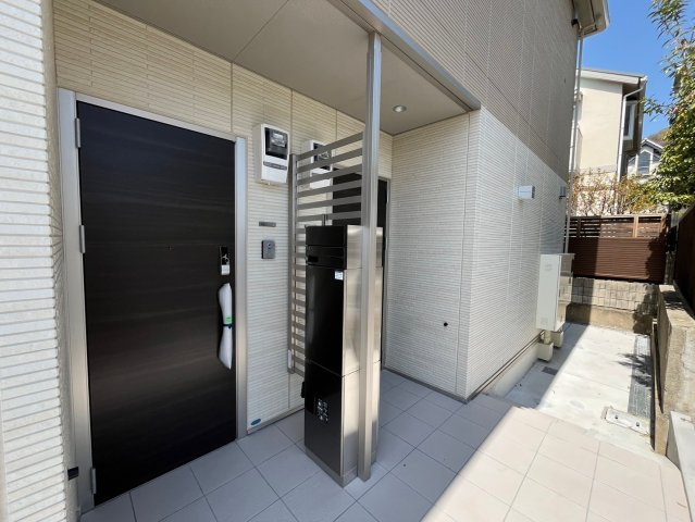 D－ROOM本山北町のエントランス