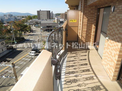 【バルコニー】 | サントノーレ愛大医学部前弐番館