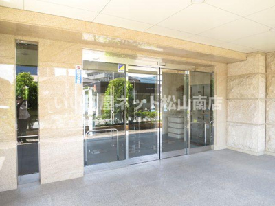 【エントランス】 | サントノーレ愛大医学部前弐番館