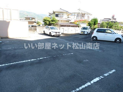 【駐車場】 | サントノーレ愛大医学部前弐番館