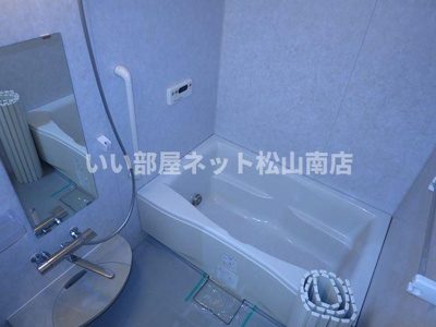 【浴室】 | サントノーレ愛大医学部前弐番館