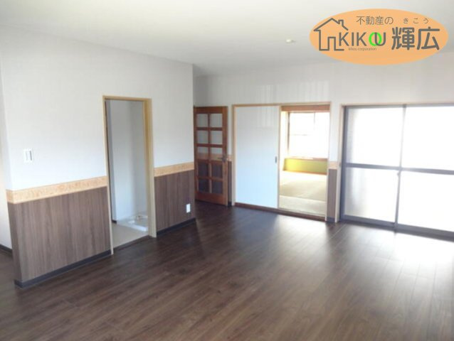 【居間・リビング】 | 姫路市御国野町深志野　中古戸建