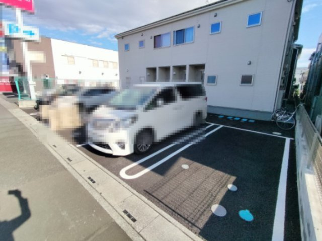 リーブルファイン南平野の駐車場
