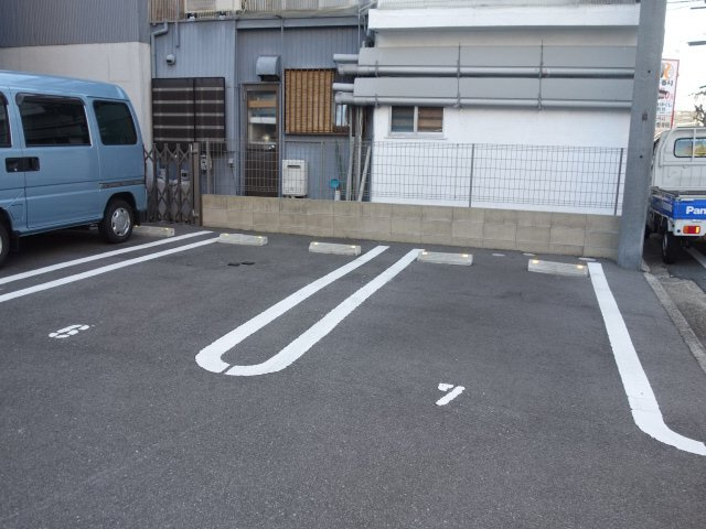 クリア田町の駐車場