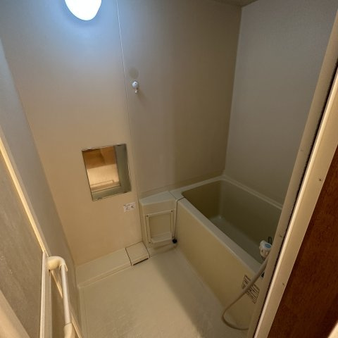 メゾンビエンドの浴室