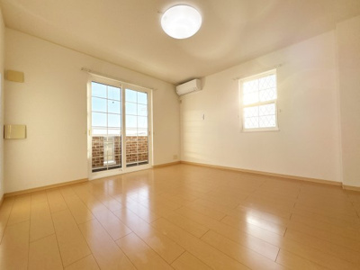 【居間・リビング】 | マ－ヴェラス・ヴィラ　Ⅱ