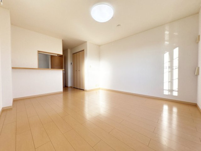 【居間・リビング】 | マ－ヴェラス・ヴィラ　Ⅱ