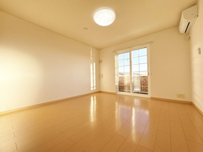 【居間・リビング】 | マ－ヴェラス・ヴィラ　Ⅱ