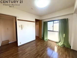 夙川ハイツアイオイの居間