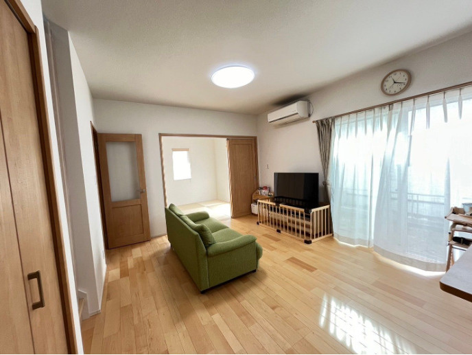 小郡市三沢　戸建ての居間・リビング