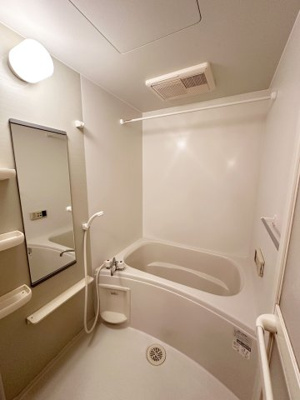 【浴室】 | ラ・メゾン・アンソレイエⅢ