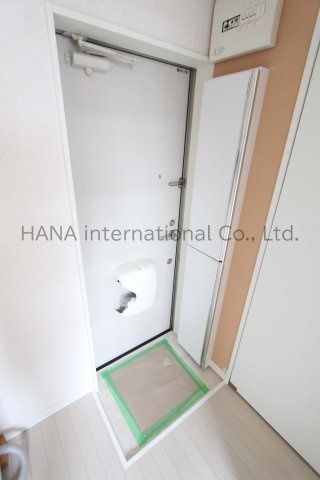 ナプリオーネの玄関|同アパートの参考写真です。
