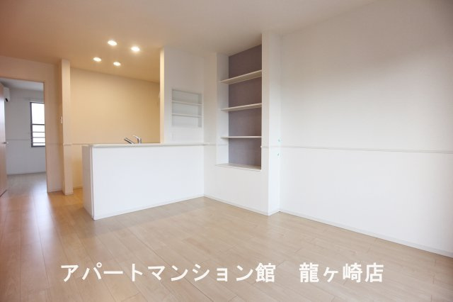 コート・ダジュール緑町Ⅰの居間・リビング