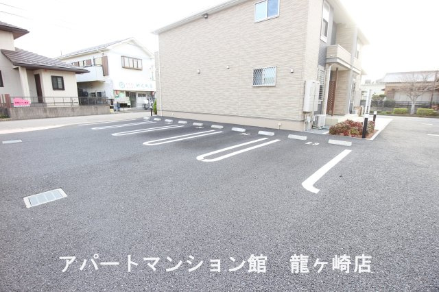 コート・ダジュール緑町Ⅰの駐車場