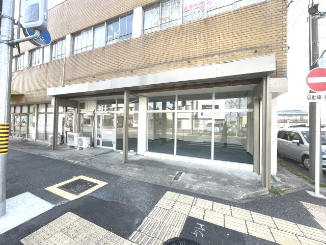 白雲町店舗
