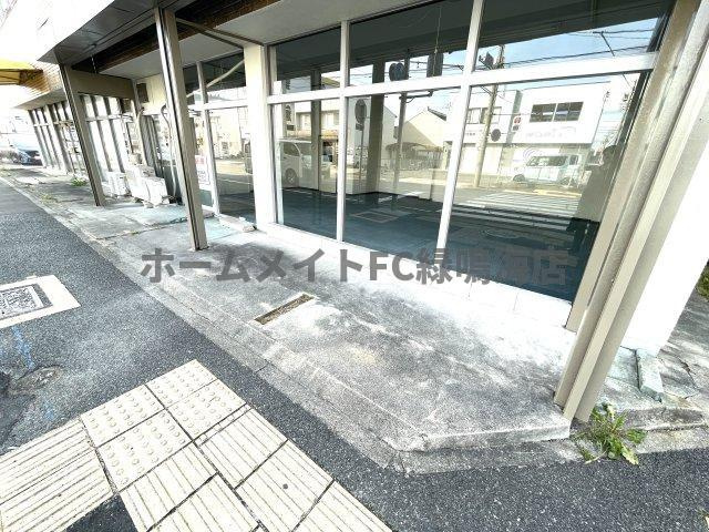 白雲町店舗の外観