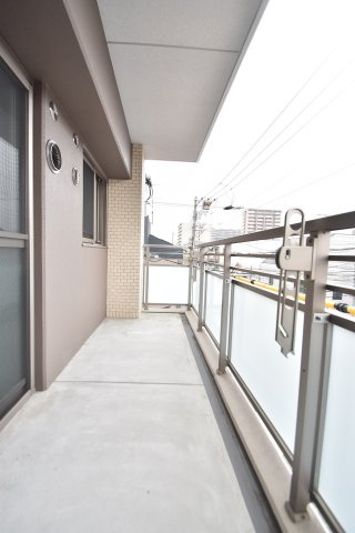 大阪市城東区関目１丁目の賃貸マンションのバルコニー