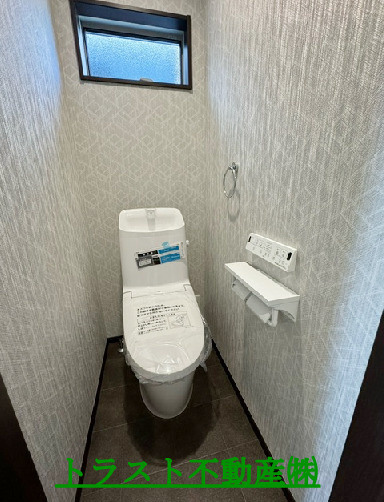 松が丘5丁目　未入居一戸建てのトイレ|1階のトイレです。