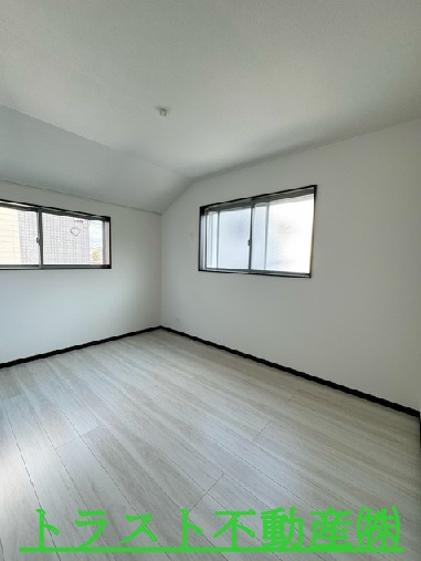 松が丘5丁目　未入居一戸建ての洋室