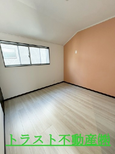 松が丘5丁目　未使用一戸建ての洋室