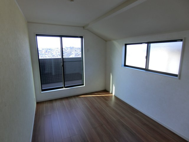 松が丘5丁目　未入居一戸建ての洋室