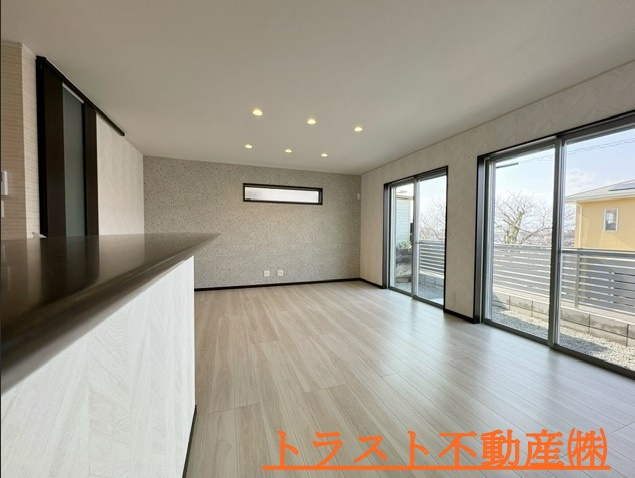 松が丘5丁目　未使用一戸建ての居間・リビング