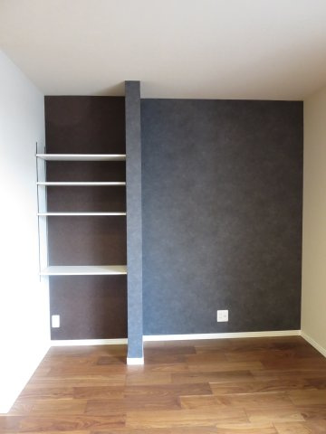 中古戸建　四條畷市中野新町（平成6年築）の収納|リビングのオープン収納！何を飾ろうかわくわく♪