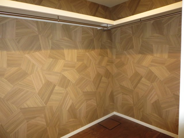 中古戸建　四條畷市中野新町（平成6年築）の収納|広々使えるウォークインクローゼット！