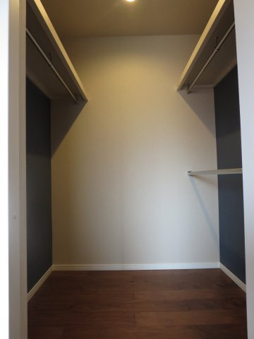 中古戸建　四條畷市中野新町（平成6年築）の収納|洋室クローゼットはたくさん収納できそう！