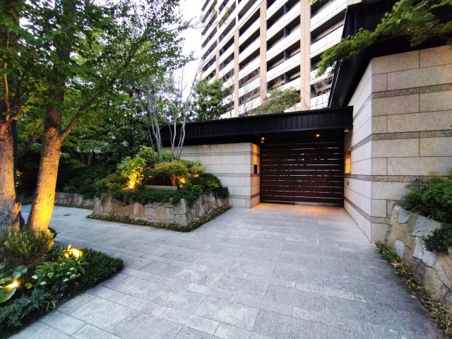 グランドメゾン白金の杜ザ・タワーのエントランス