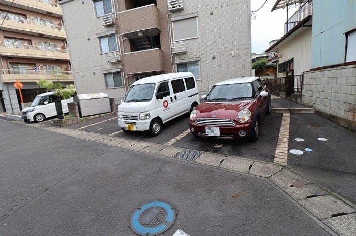 グレイスの駐車場