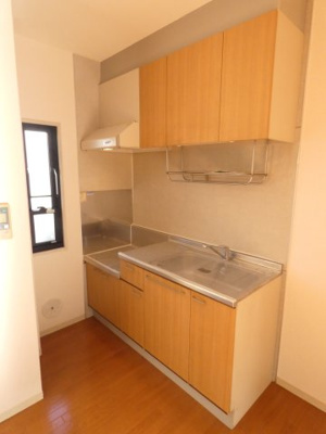 【キッチン】 | オリンピアB | キッチンは窓付きです。