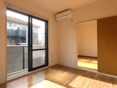 【洋室】 | オリンピアB | 陽当り良好です