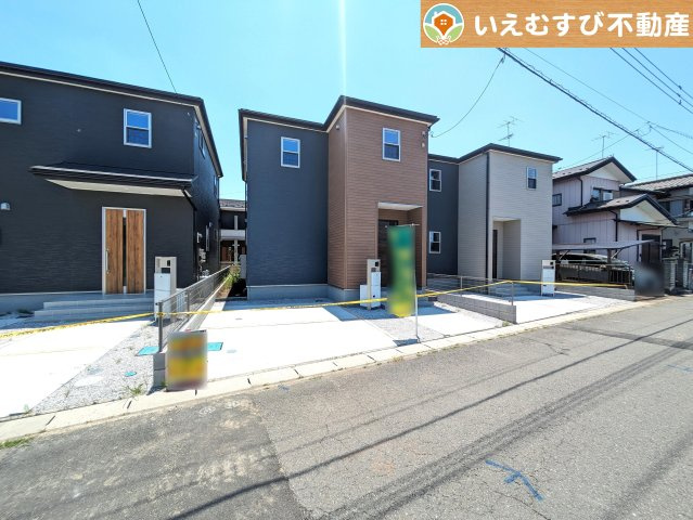 Livele Garden.S　西羽生駅の駐車場|駐車スペース完備
しっかり舗装してある駐車スペースで天気が悪く足元が悪い日でも乗り降りしやすい♪