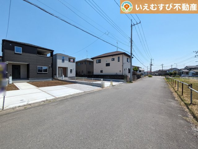 Livele Garden.S　西羽生駅の前面道路含む現地写真