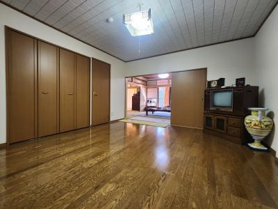 ガーデンヒル鳴滝の洋室