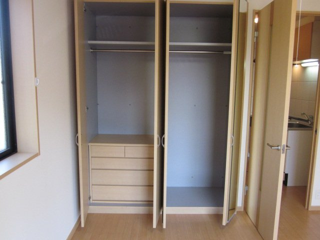 フローリストガーデンの収納|チェスト付収納