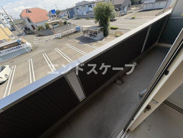 エメラルドグリーンのバルコニー|高崎、前橋、伊勢崎エリアのお部屋探しはエンドスケープまで！お客様の理想お聞かせ下さい♪