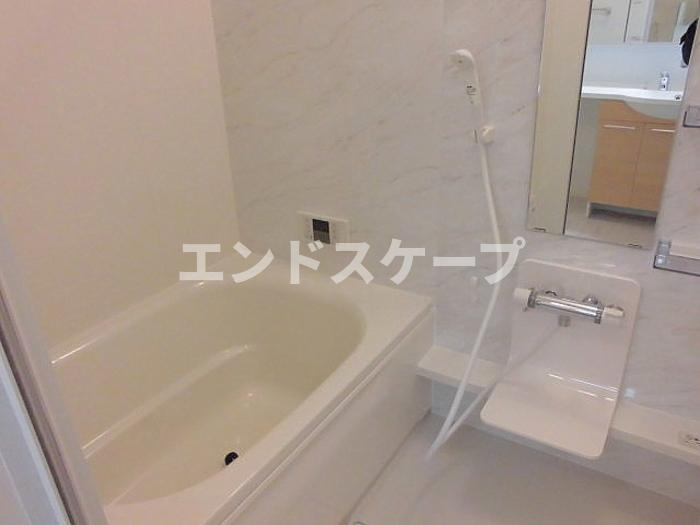 エメラルドグリーンの浴室|高崎、前橋、伊勢崎エリアのお部屋探しはエンドスケープまで！お客様の理想お聞かせ下さい♪