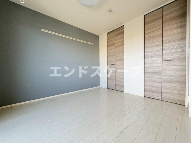 エメラルドグリーンの洋室|高崎、前橋、伊勢崎エリアのお部屋探しはエンドスケープまで！お客様の理想お聞かせ下さい♪