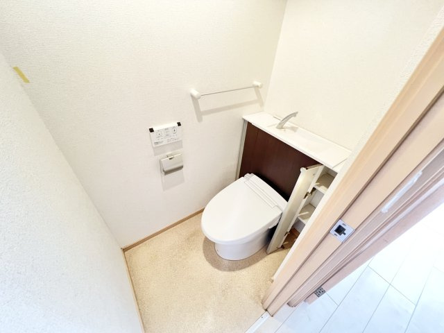 メゾンSⅢのトイレ|※別部屋参考写真