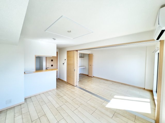 メゾンSⅢの居間・リビング|※別部屋参考写真