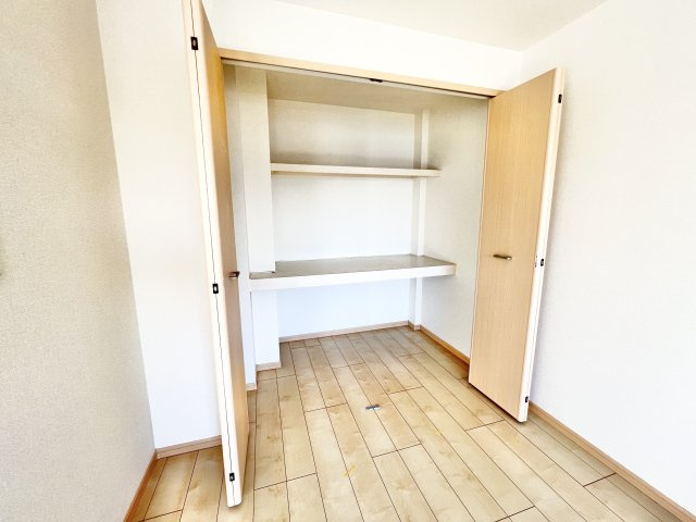 メゾンSⅢの収納|※別部屋参考写真