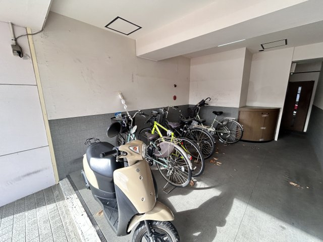 【その他共用部分】 | アソシエイトプラザ | 駐輪場（※写真はイメージです、現況優先となります）